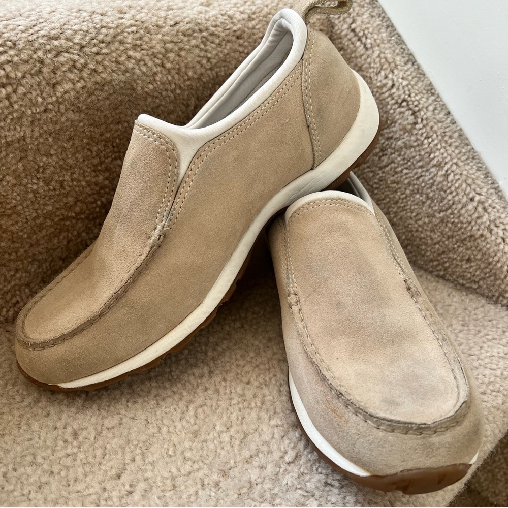 Lands End Women’s Suede Loafers Size 8.5 B Beige Slip‑On Comfort Classic Casual